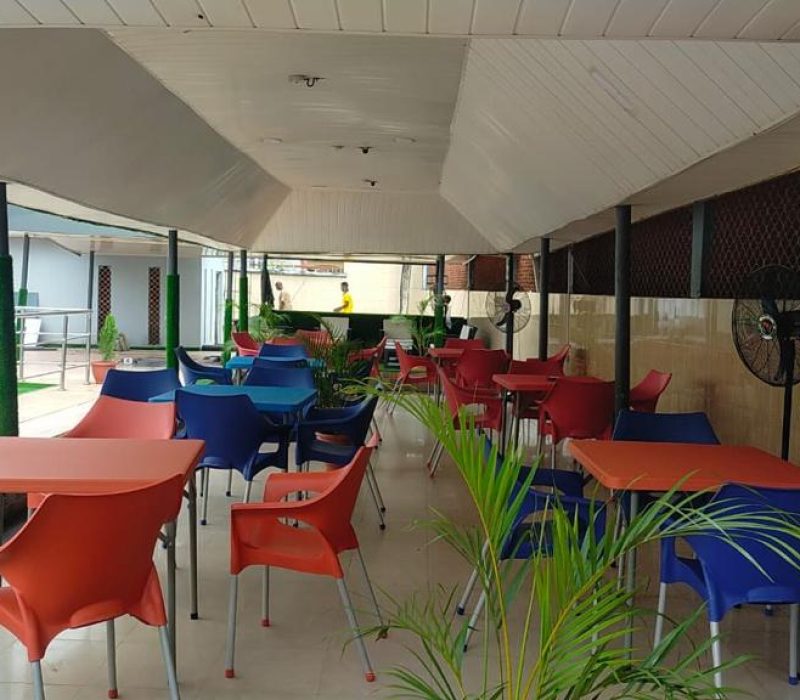 poolside bar